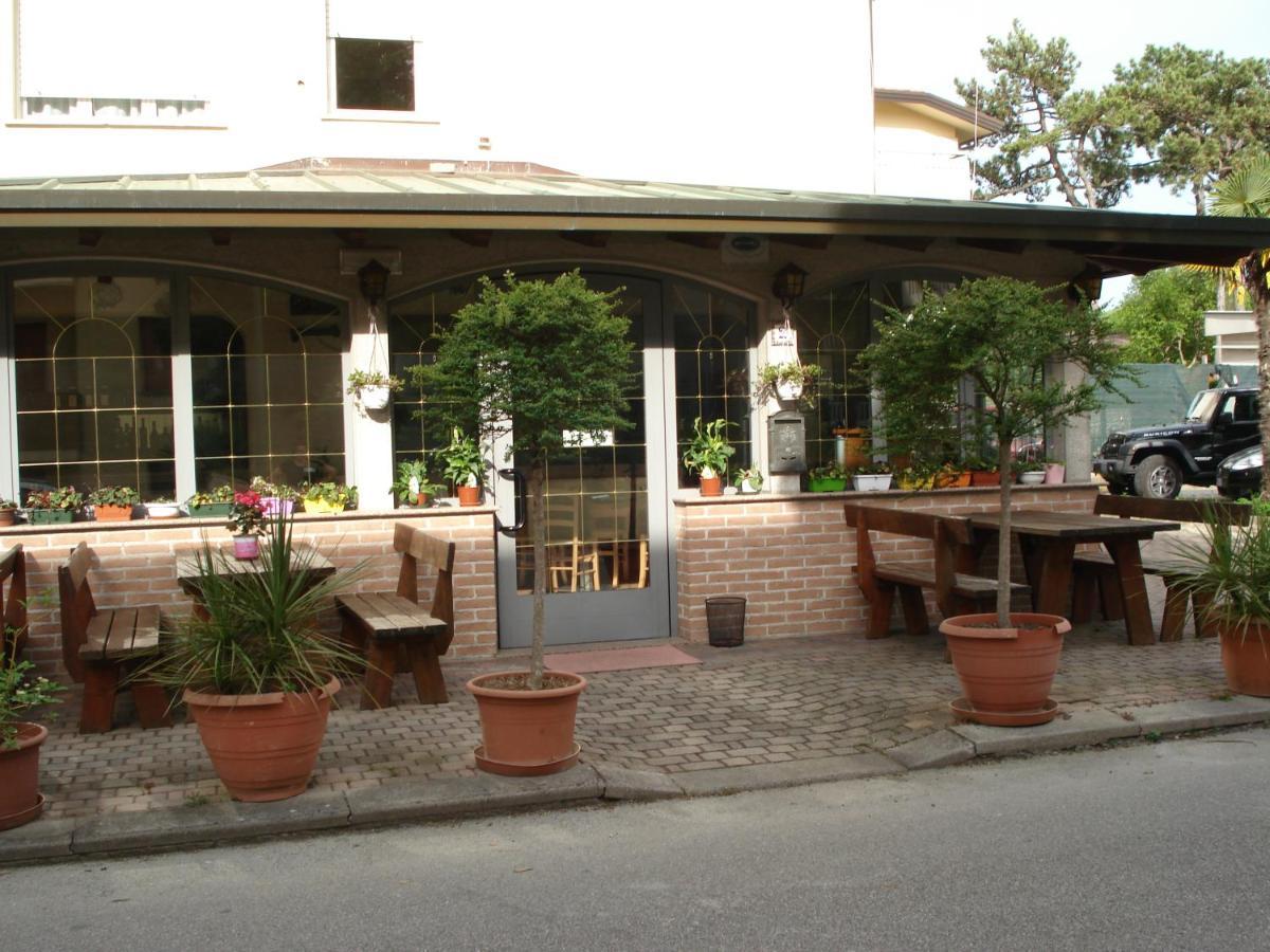 La Quercia Hotel Lignano Sabbiadoro Ngoại thất bức ảnh