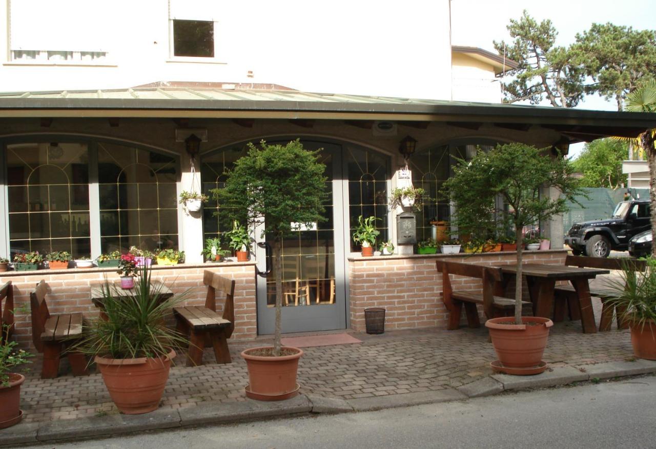 La Quercia Hotel Lignano Sabbiadoro Ngoại thất bức ảnh